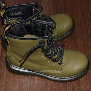 Kids Dr. Martens Boots Olive